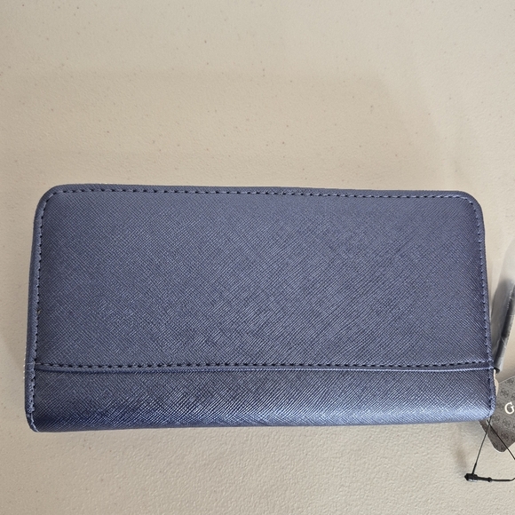 Guess Los Angeles Abree Medium Zip Around Metallic Blue Faux Leather Wallet - Picture 2 of 8